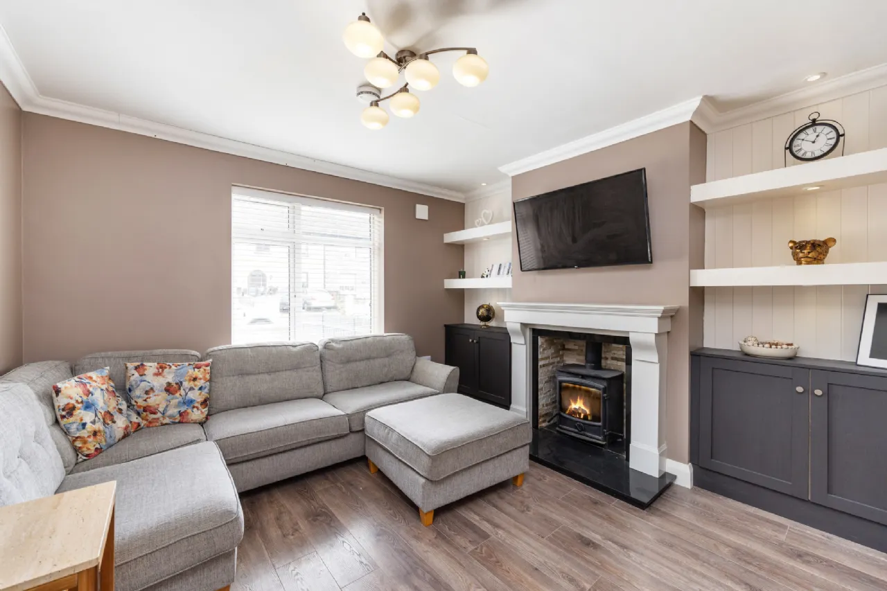 Photo of 10 Collins Park, Beaumont, Dublin 9, D09 W6V3