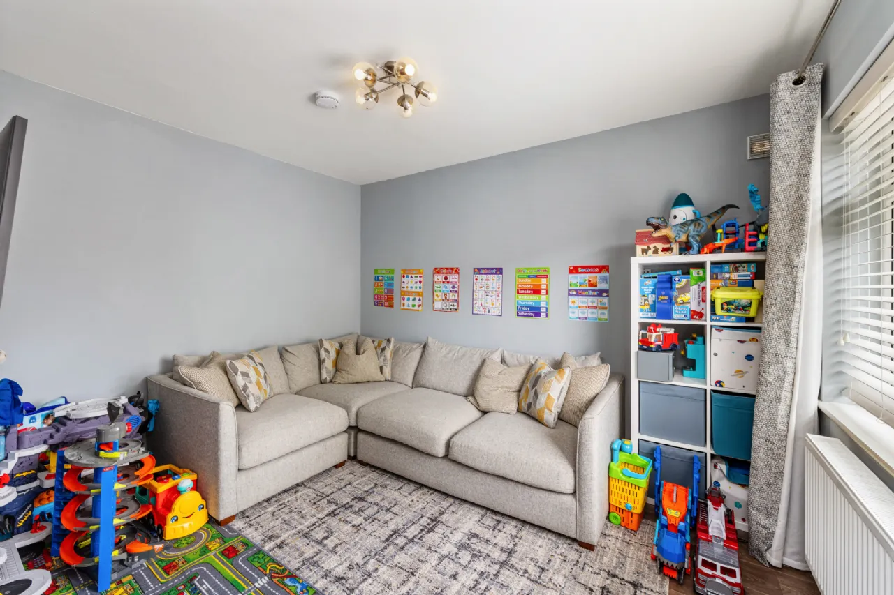 Photo of 10 Collins Park, Beaumont, Dublin 9, D09 W6V3