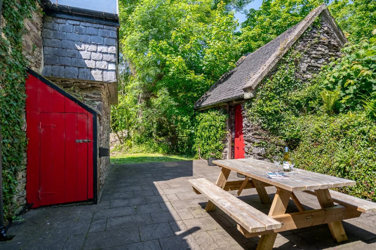 Photo of John's House, Derrynane Beg, Caherdaniel, Co Kerry, V23HF43