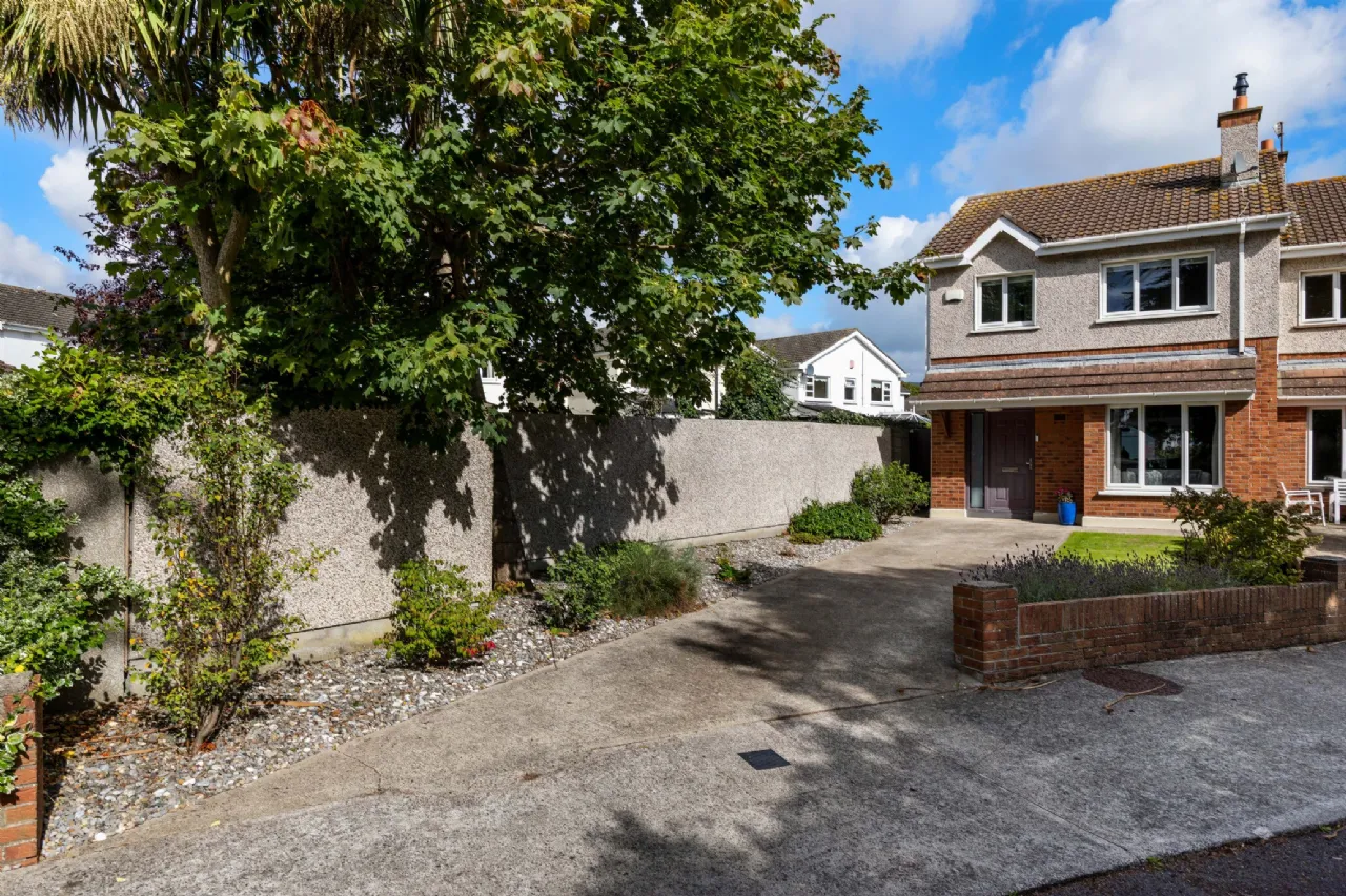 Photo of 1 Del Val Court, Sutton, Dublin 13, D13 X6P2