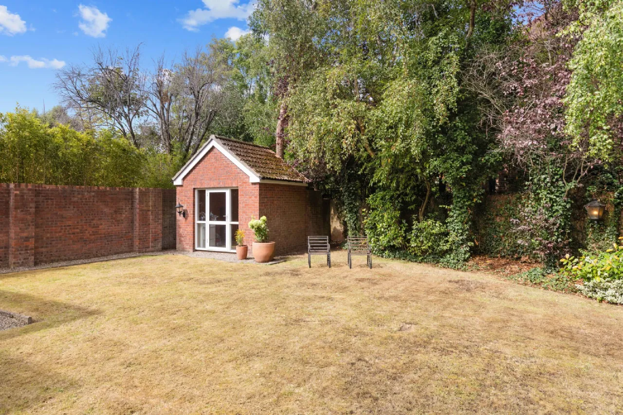 Photo of Coreen, 30 Shrewsbury Road,, Ballsbridge, Dublin 4, D04 H4C8