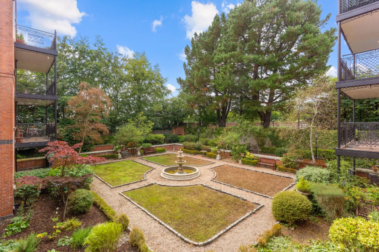 Photo of Apartment 8, Linden, 31-33 Merrion Road, Ballsbridge, Dublin 4, D04 NW28