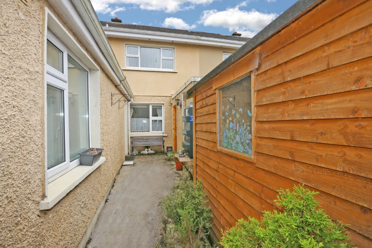Photo of 99 Finian Park, Shannon, Clare, V14 AE98