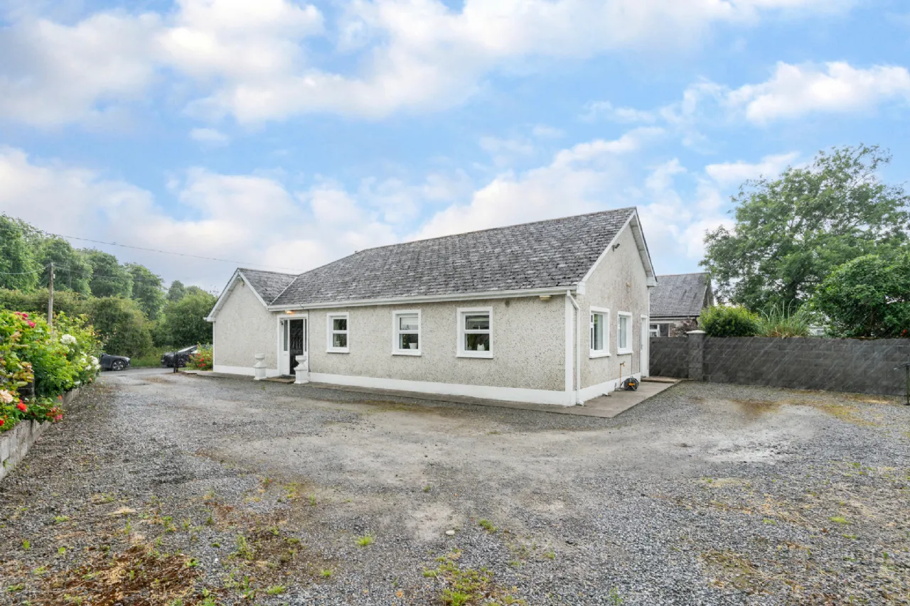 Photo of 120 Woodlands, Castledermot, Co. Kildare, R14 A066