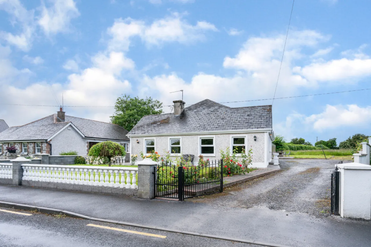 Photo of 120 Woodlands, Castledermot, Co. Kildare, R14 A066