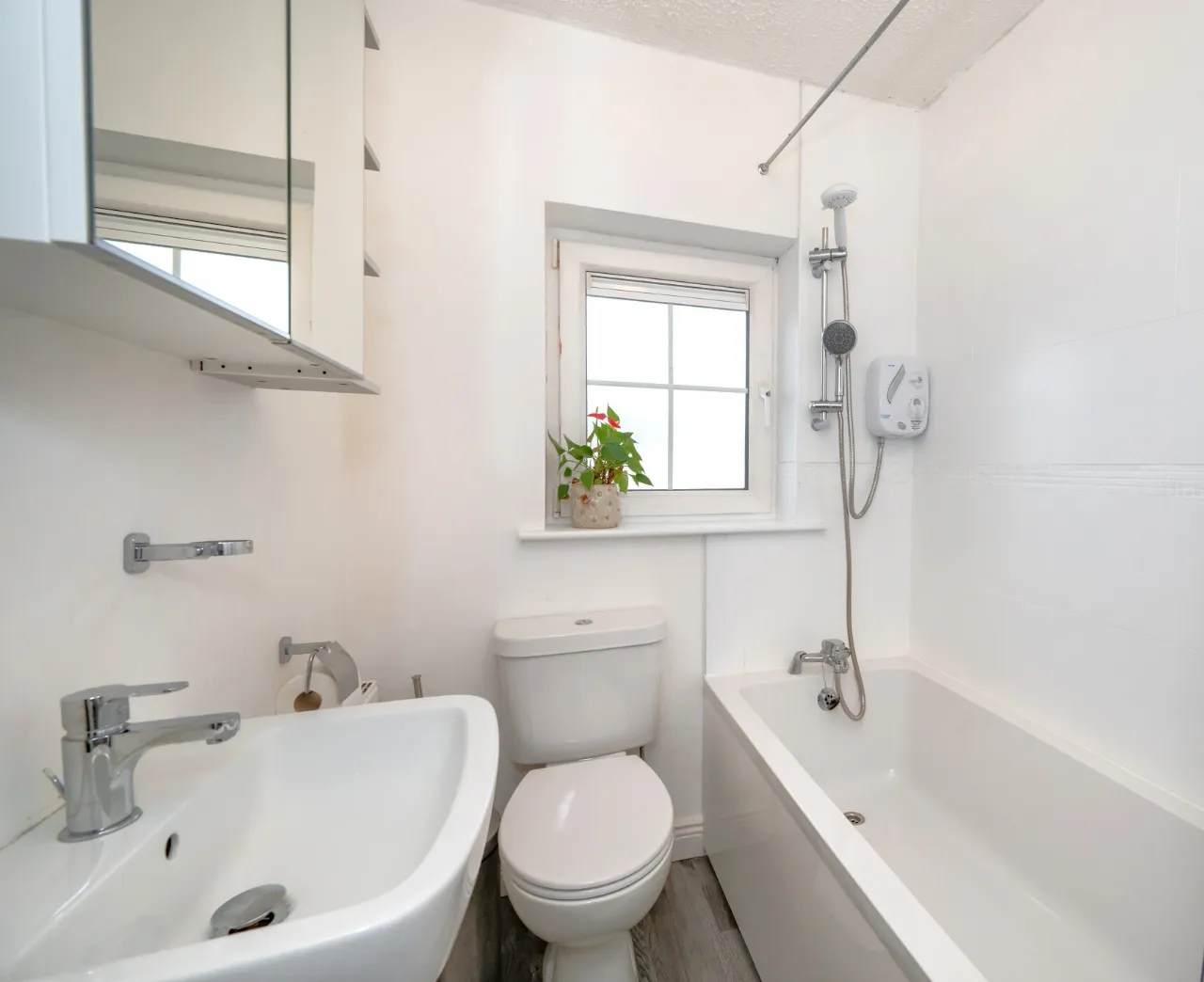 Photo of 23 The Cedars, Classes Lake, Ovens, Cork, P31TK76