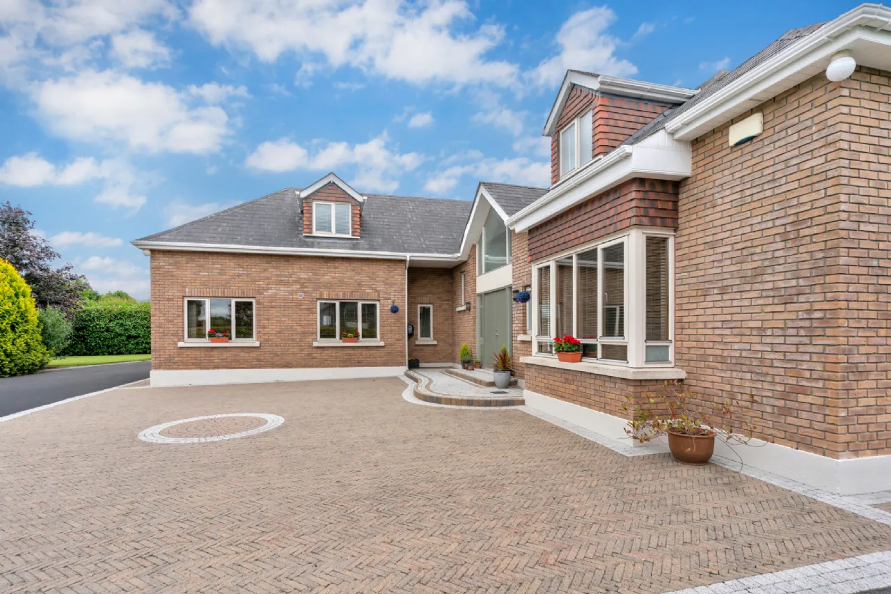 Photo of Huntsbury, Quinsboro,, Monasterevin,, Co. Kildare., W34RY89