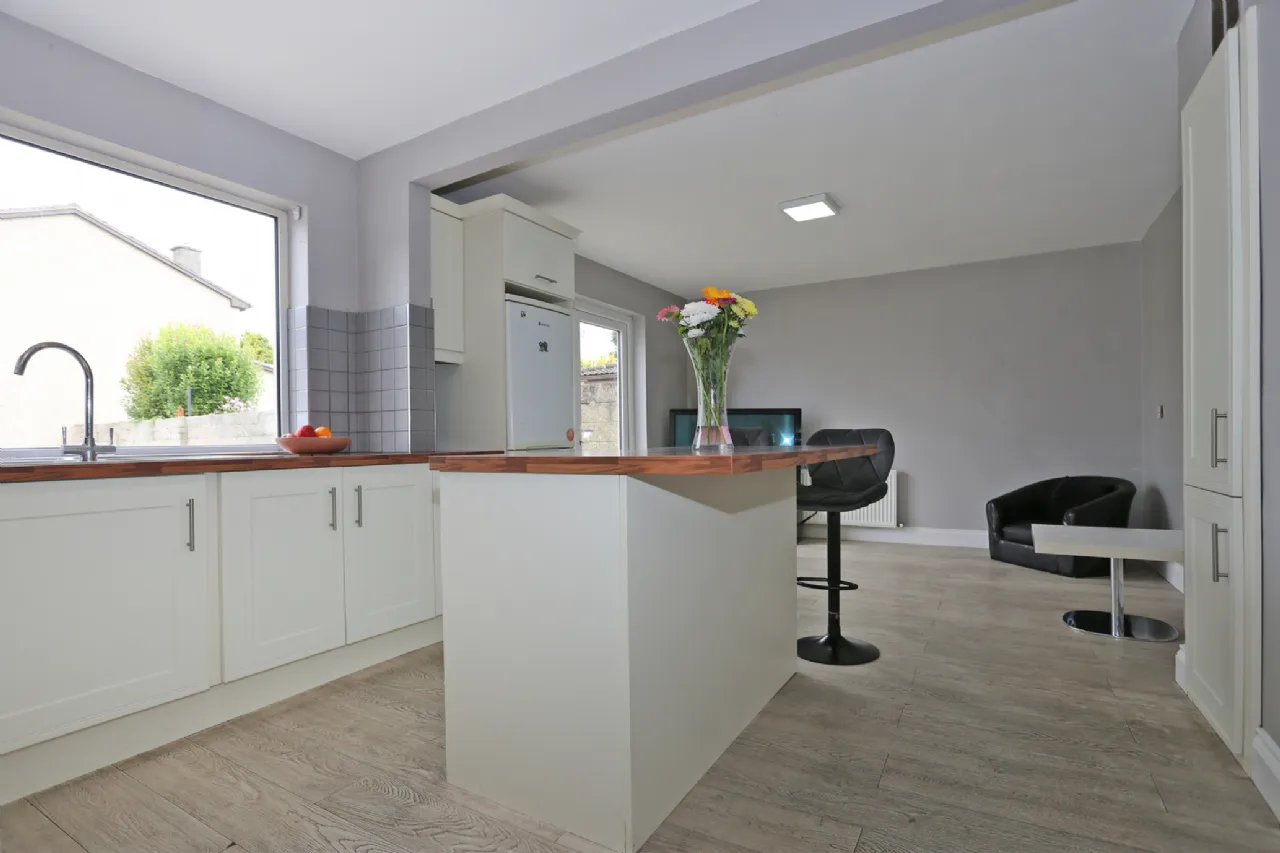 Photo of 23 Dooneen Road, Woodview Park, Limerick, V94 NX4N