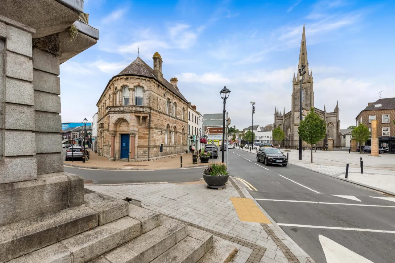 Photo of Former Bank Of Ireland, Church Square, Monaghan, H18YR71