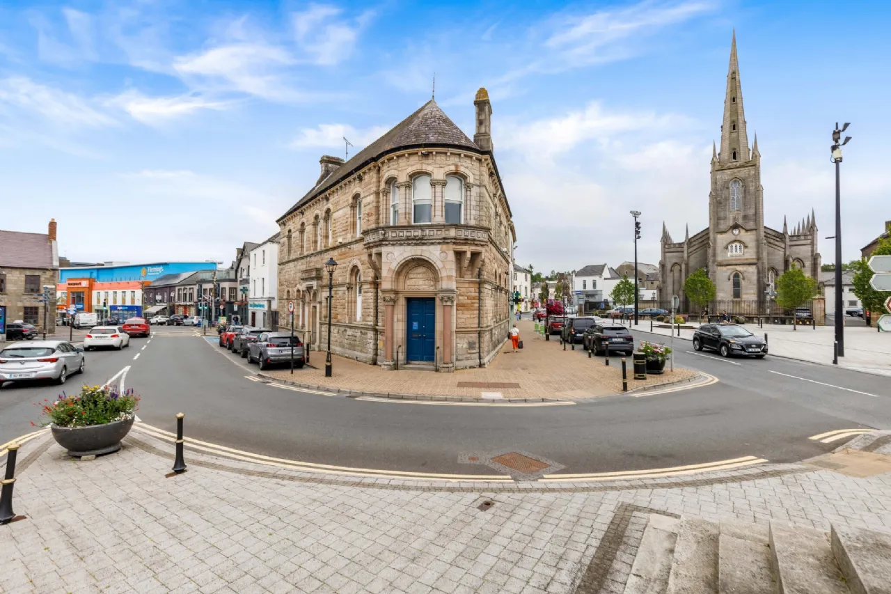 Photo of Former Bank Of Ireland, Church Square, Monaghan, H18YR71