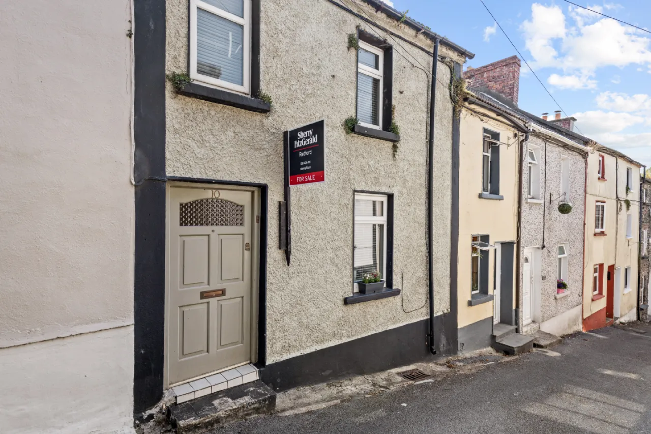 Photo of 10 Chapel Lane, New Ross, Co. Wexford, Y34 WA26