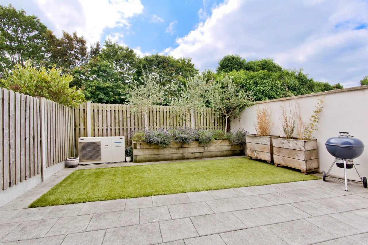 Photo of 1 Grand Canal View, Saint James's Terrace, Dublin 8, D08FNW2