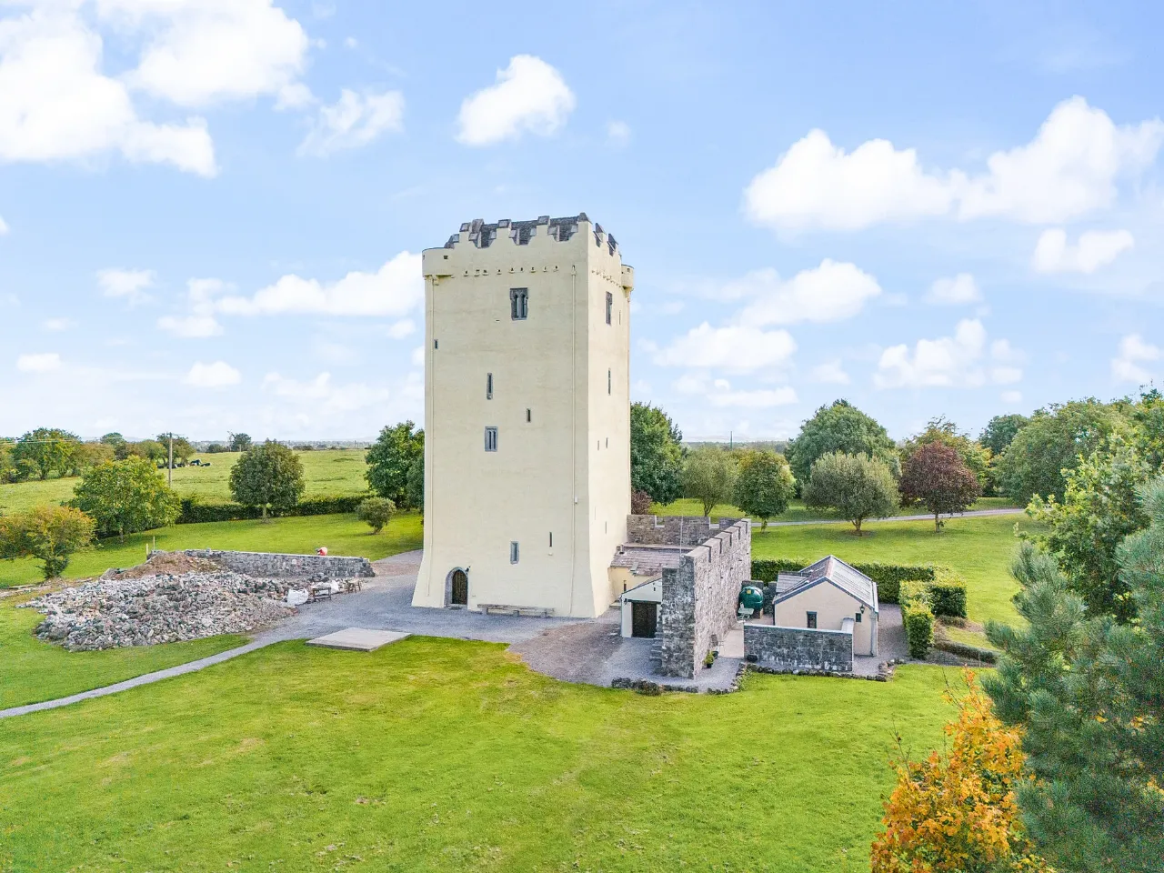 Photo of Ballytarsna Castle, Ballytarsna, Cashel, Co. Tipperary, E25 TX39