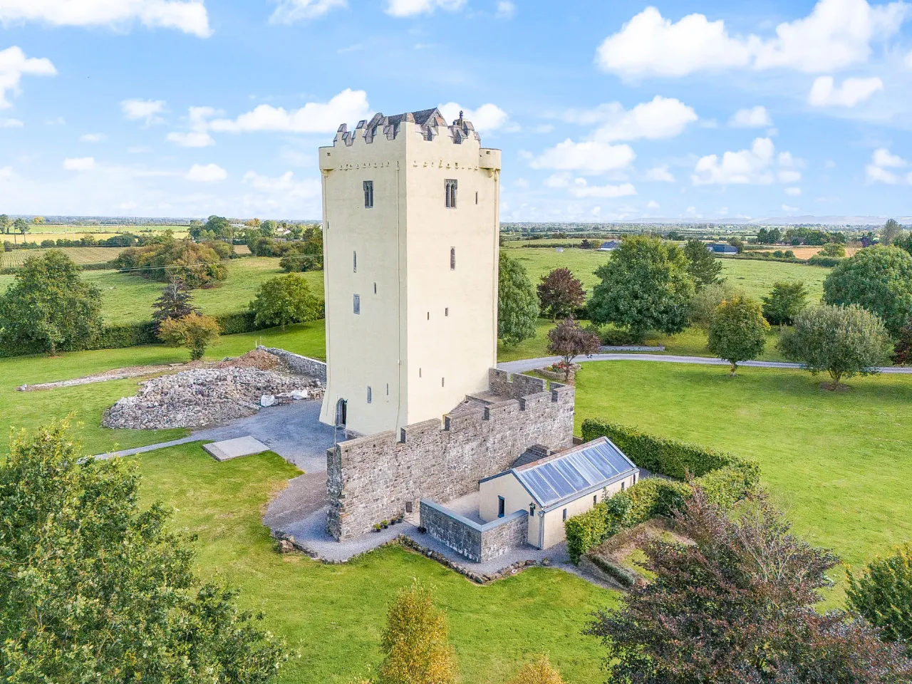 Photo of Ballytarsna Castle, Ballytarsna, Cashel, Co. Tipperary, E25 TX39