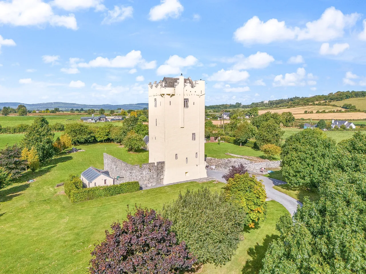 Photo of Ballytarsna Castle, Ballytarsna, Cashel, Co. Tipperary, E25 TX39