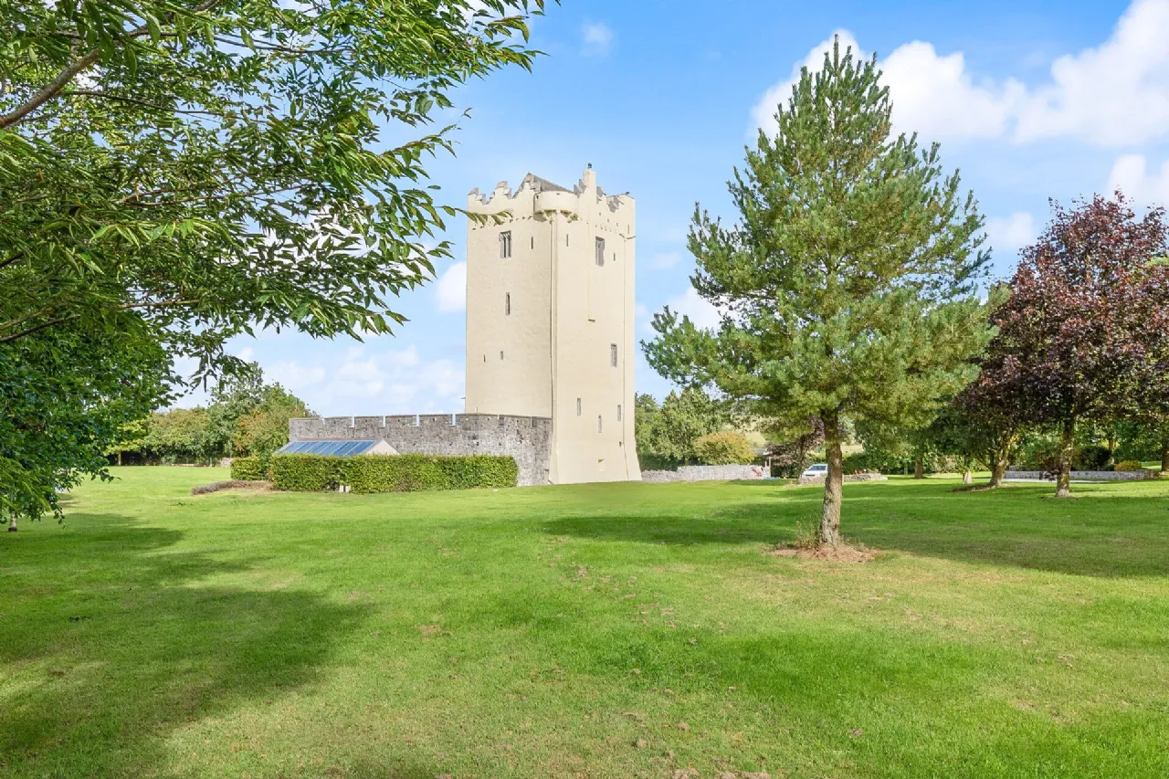 Photo of Ballytarsna Castle, Ballytarsna, Cashel, Co. Tipperary, E25 TX39
