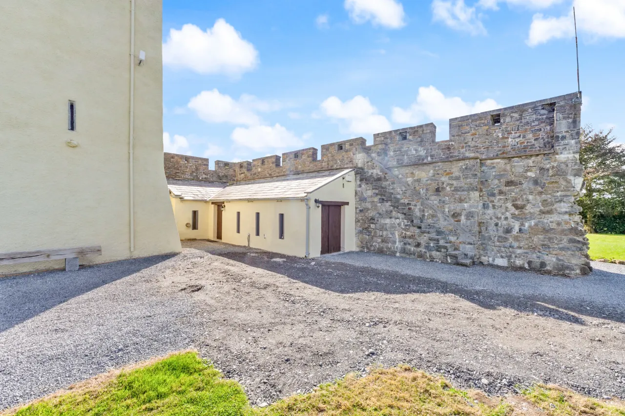 Photo of Ballytarsna Castle, Ballytarsna, Cashel, Co. Tipperary, E25 TX39