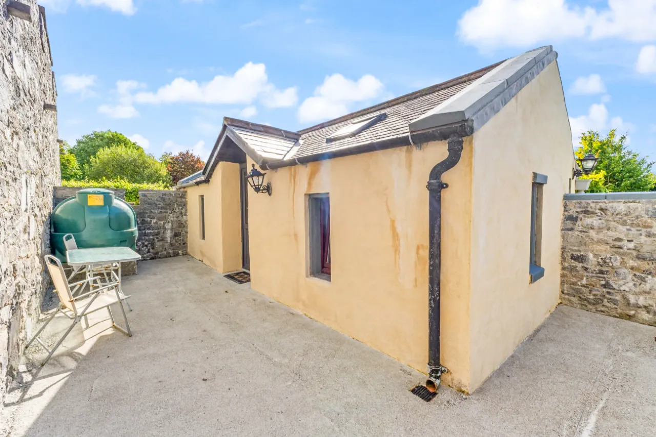 Photo of Ballytarsna Castle, Ballytarsna, Cashel, Co. Tipperary, E25 TX39