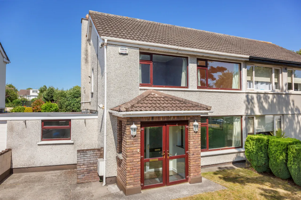 Photo of 4 The Vale, Woodfarm Acres, Palmerstown, Dublin 20, D20 X046