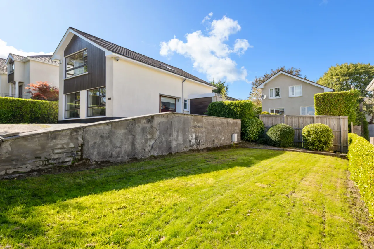 Photo of 19 Cornelscourt Hill Road, Foxrock, Dublin 18, D18 Y8W2