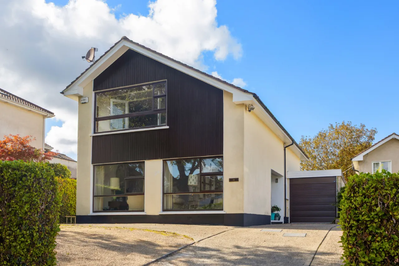 Photo of 19 Cornelscourt Hill Road, Foxrock, Dublin 18, D18 Y8W2