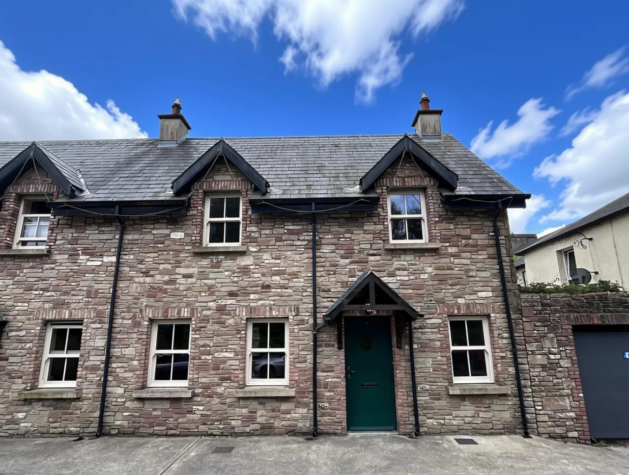 Photo of 1 Kilnamanagh Close, Dundrum, Co Tipperary, E34YF34