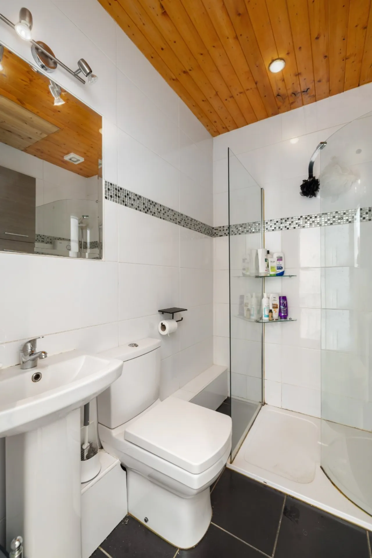 Photo of 58 Mountain View, Crinken Glen, Shankill, Dublin 18, D18 A0X9