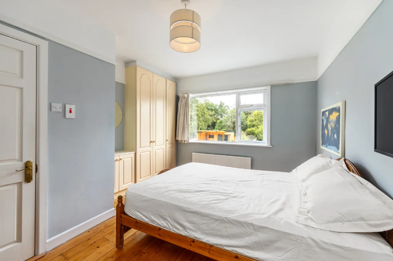 Photo of 124 Castle Avenue, Clontarf, Dublin 3, D03 X821