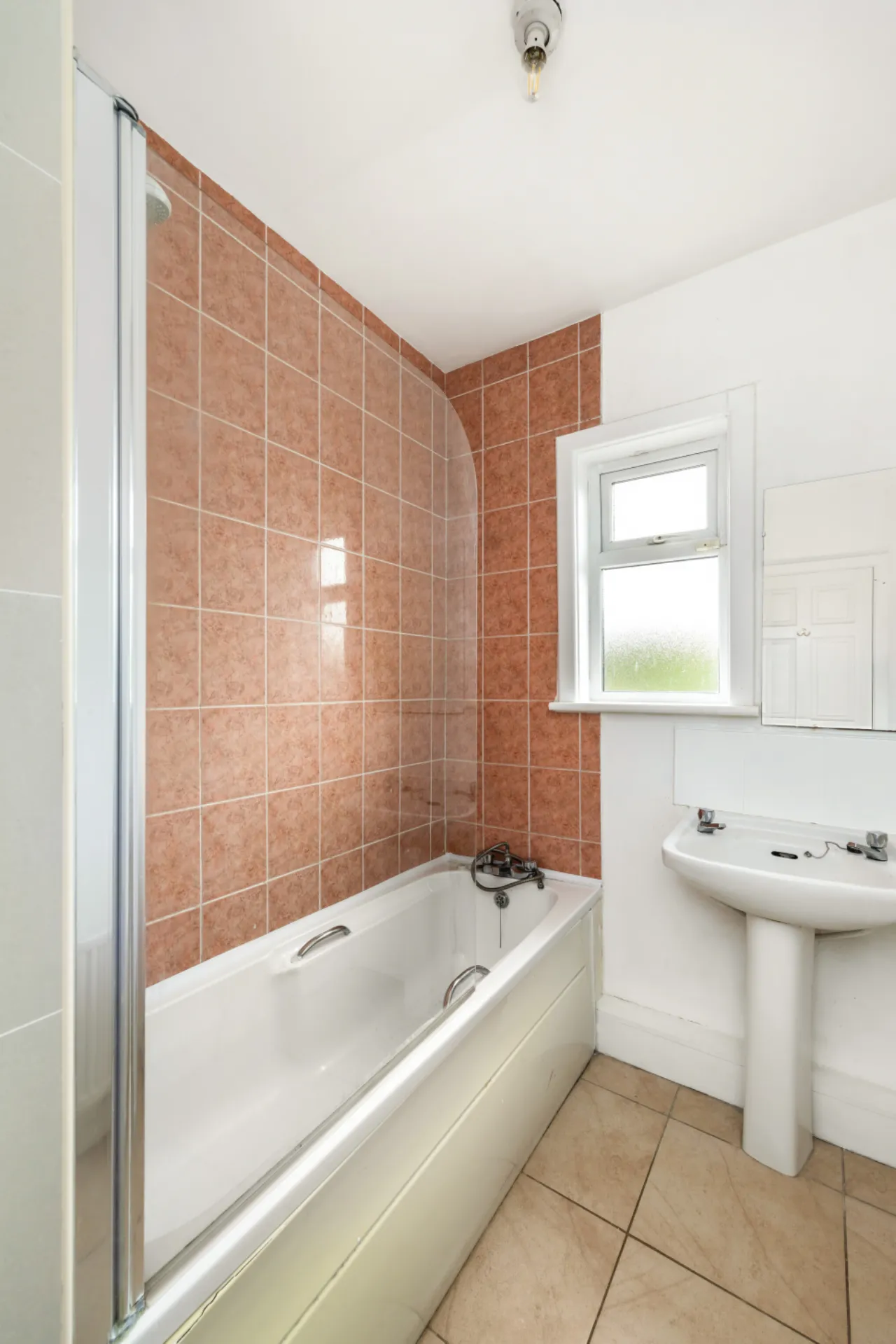Photo of 124 Castle Avenue, Clontarf, Dublin 3, D03 X821