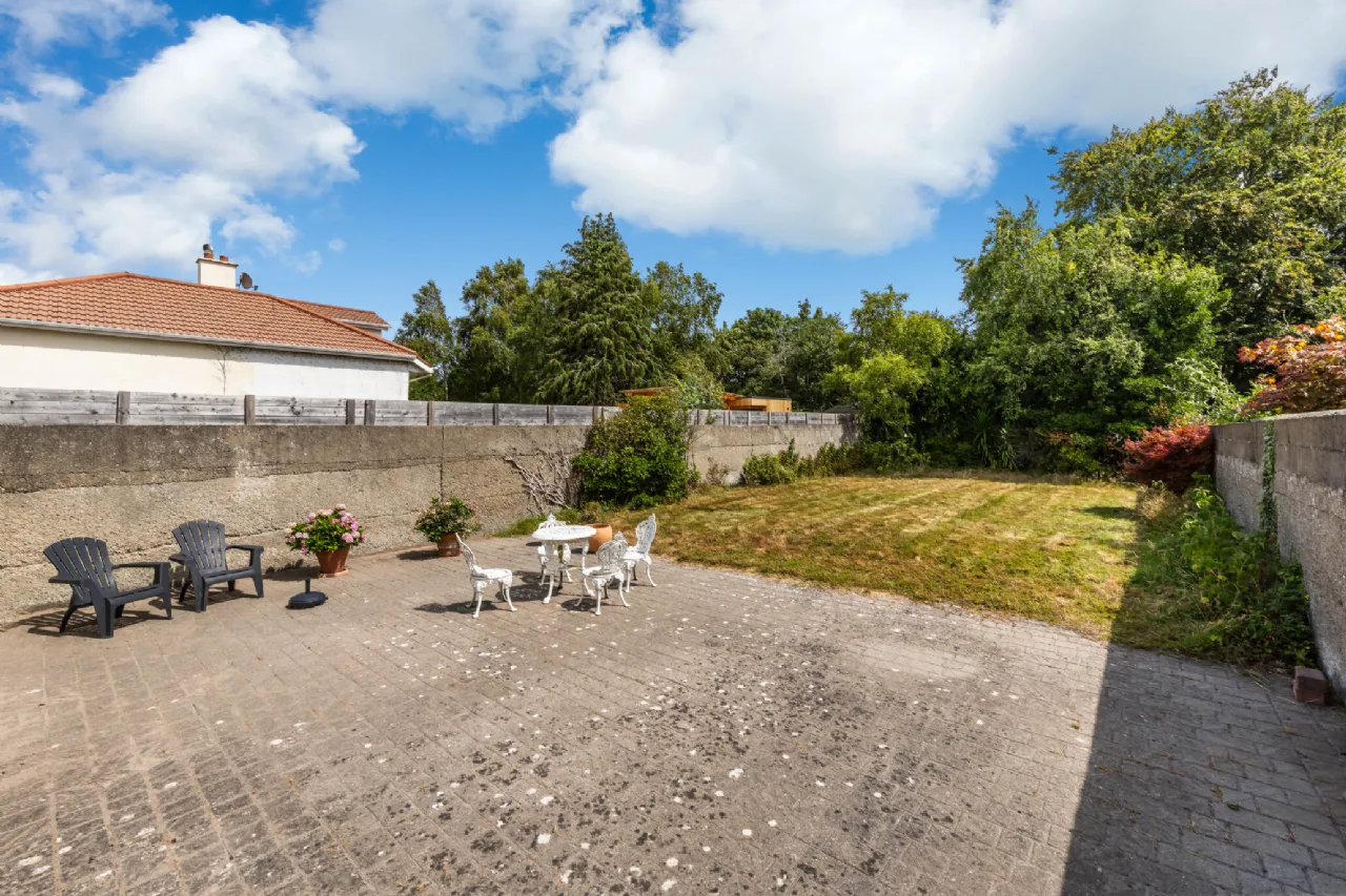 Photo of 124 Castle Avenue, Clontarf, Dublin 3, D03 X821