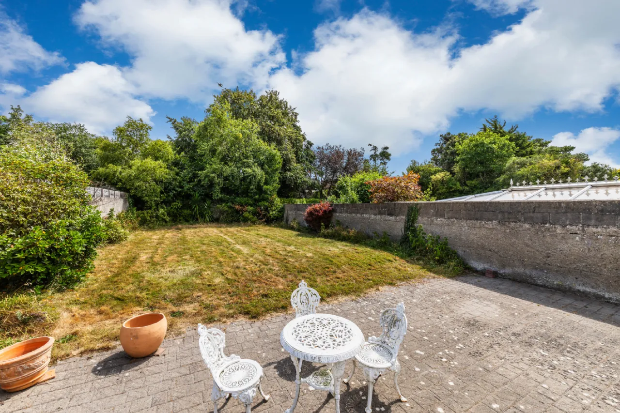 Photo of 124 Castle Avenue, Clontarf, Dublin 3, D03 X821