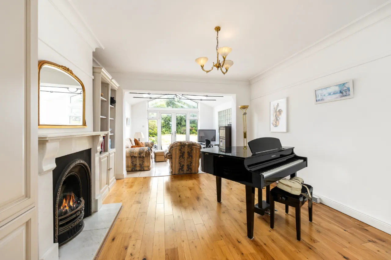 Photo of 124 Castle Avenue, Clontarf, Dublin 3, D03 X821