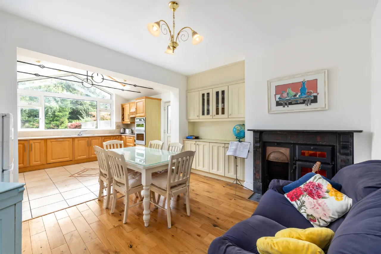 Photo of 124 Castle Avenue, Clontarf, Dublin 3, D03 X821