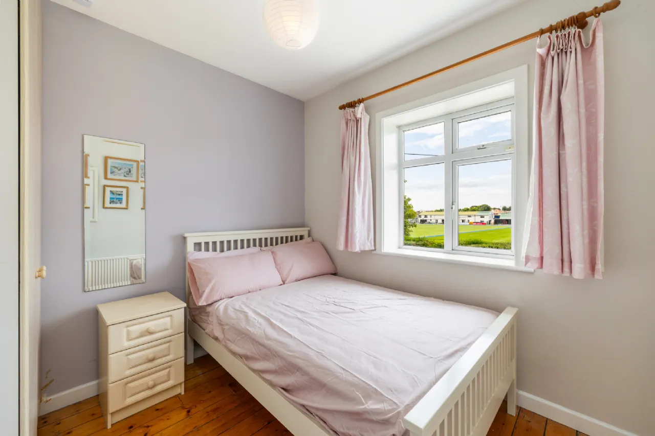 Photo of 124 Castle Avenue, Clontarf, Dublin 3, D03 X821