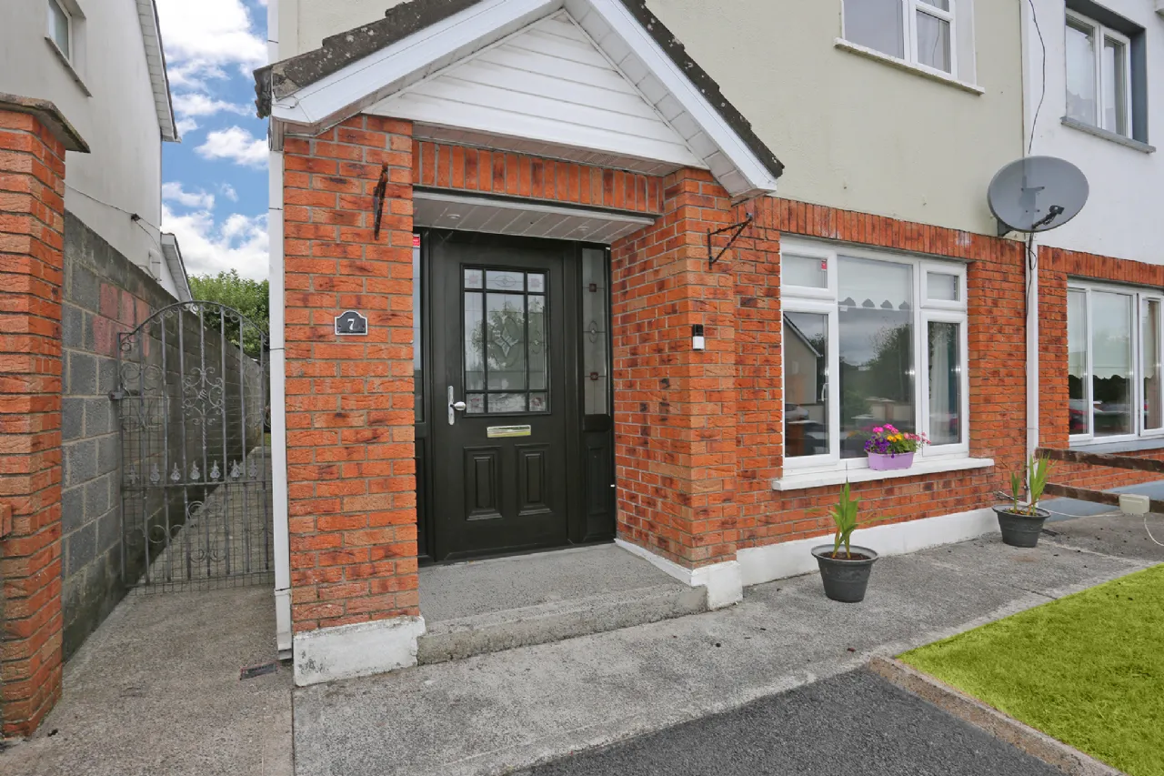Photo of 7 Oakwood, Sixmilebridge, Clare, V95 E527