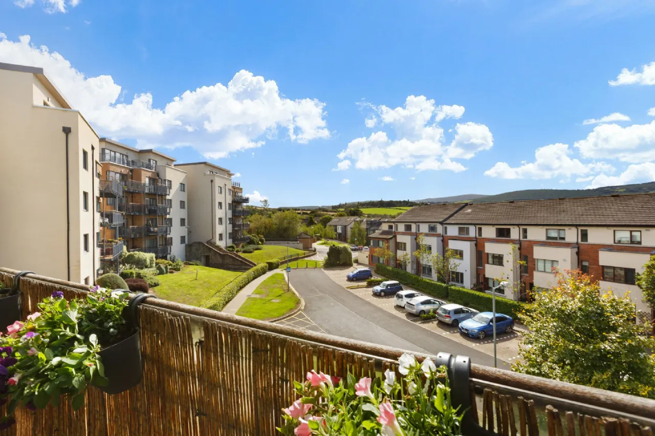Photo of 17 The Crescent, Carrickmines Manor, Carrickmines, Dublin 18, D18 HY90