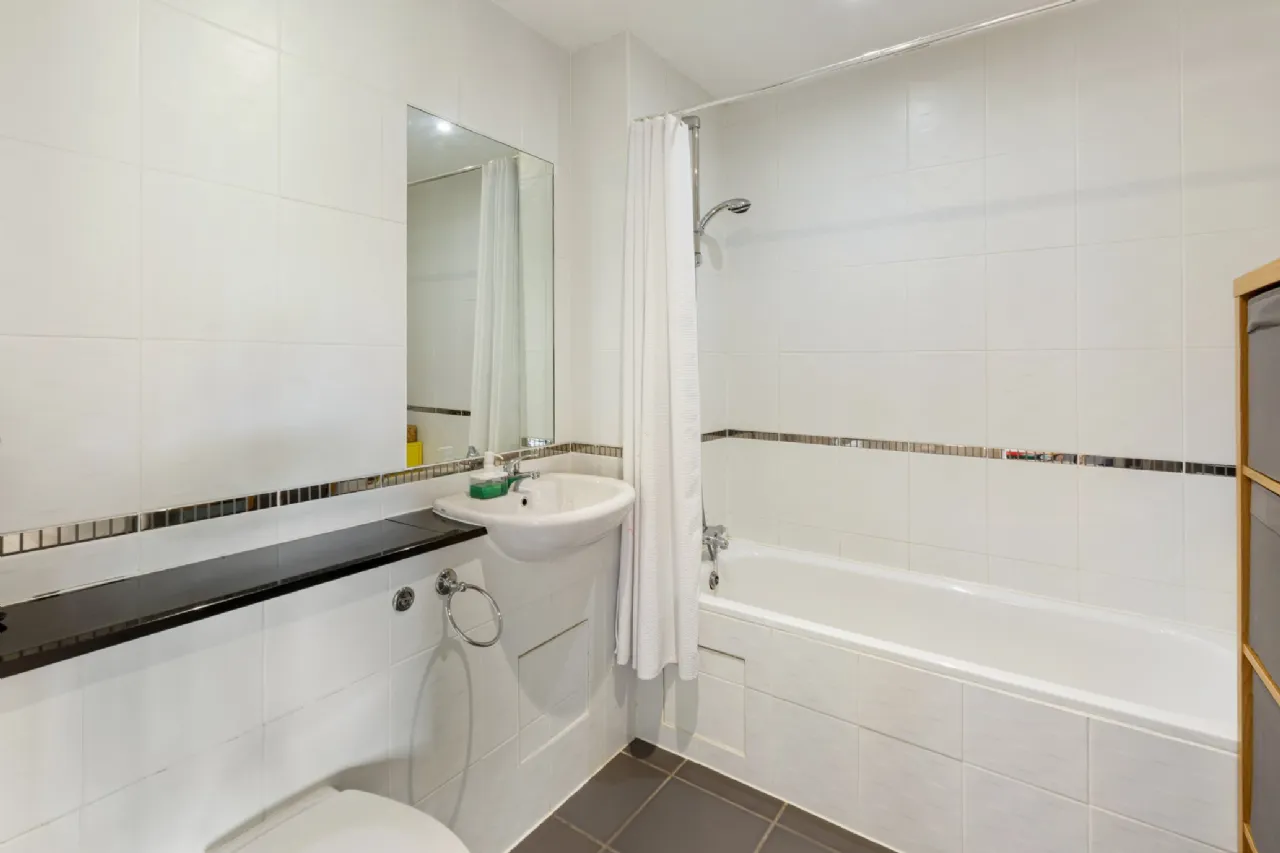 Photo of 17 The Crescent, Carrickmines Manor, Carrickmines, Dublin 18, D18 HY90