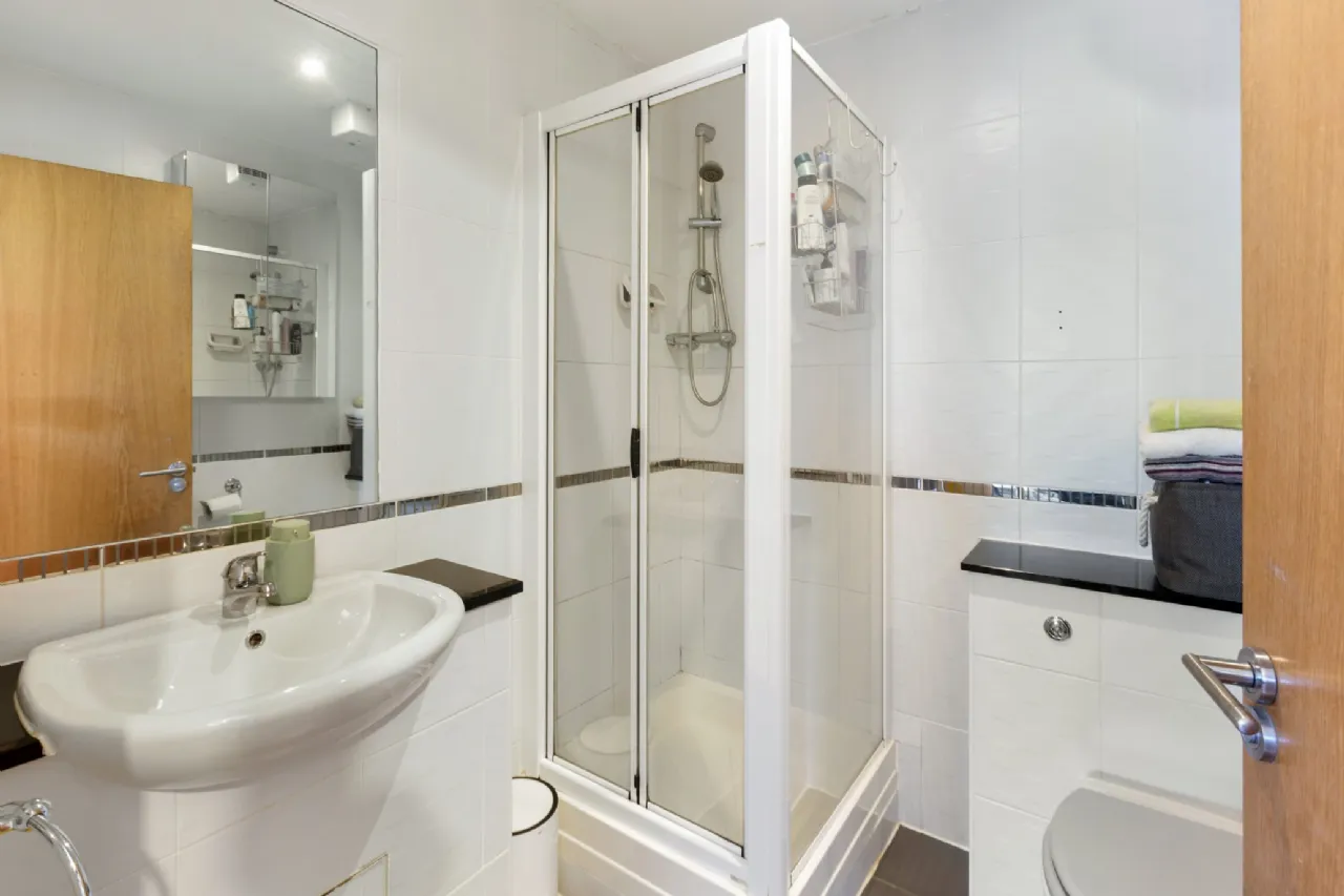 Photo of 17 The Crescent, Carrickmines Manor, Carrickmines, Dublin 18, D18 HY90