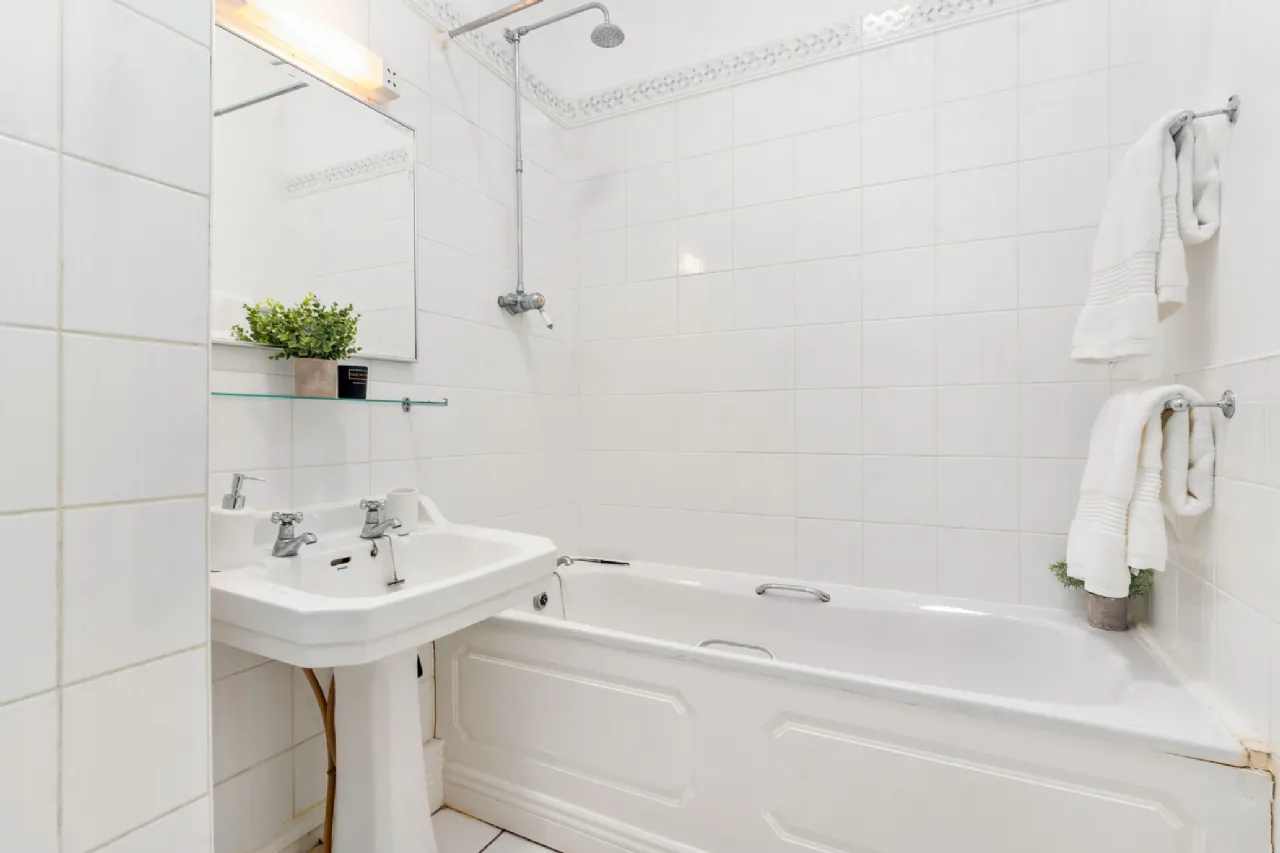 Photo of 24 Dunloe Hall, 27 Merrion Street Upper, Dublin 2, D02 EK51