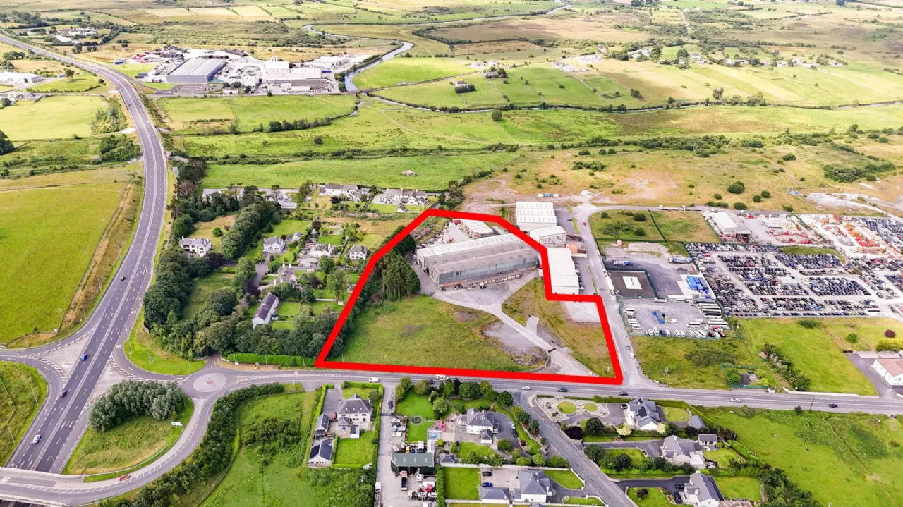 Photo of 32,000 Sq Ft Commercial Unit with 5 Acres in Airglooney