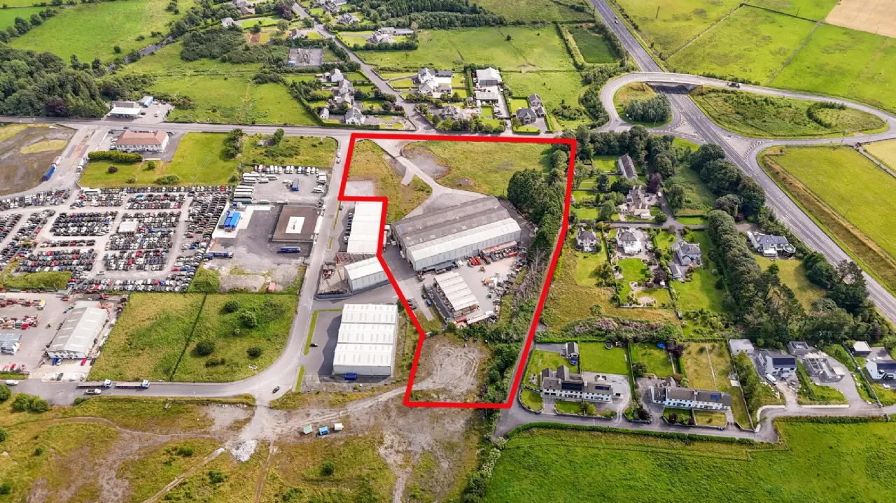 Photo of 32,000 Sq Ft Commercial Unit with 5 Acres in Airglooney