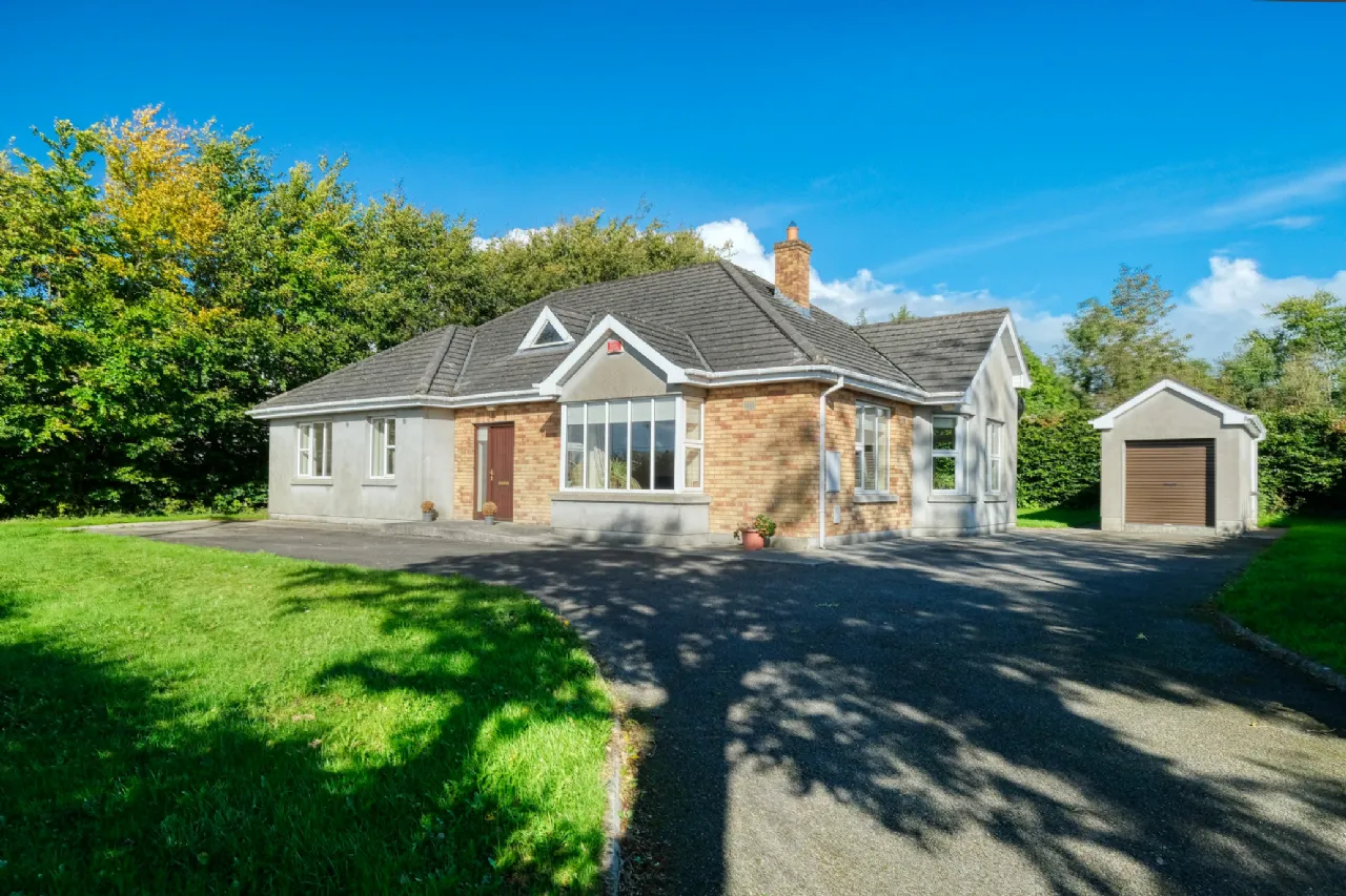 Photo of 2 Tennis Court Lane, Longford, N39 R6X0