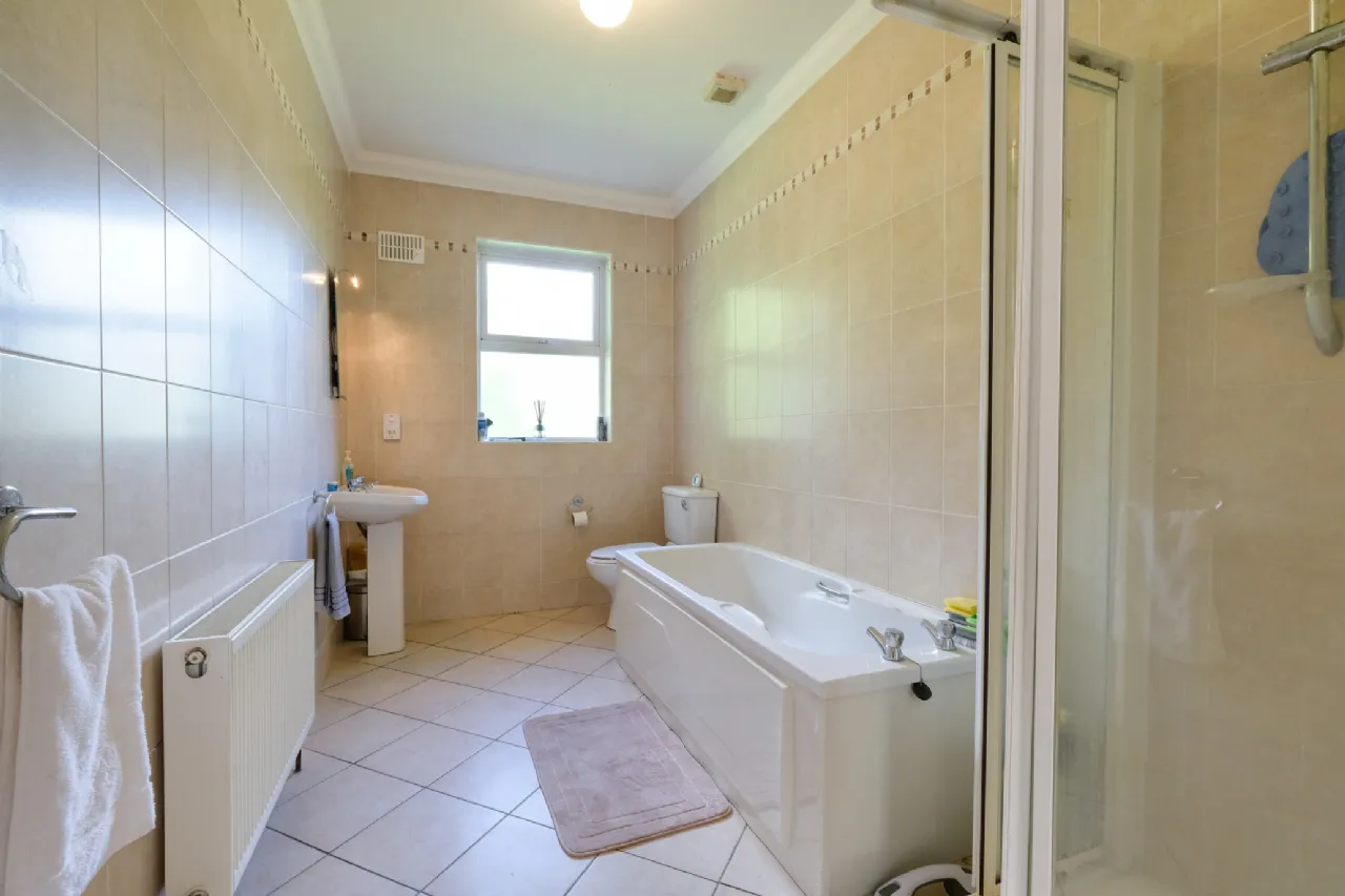 Photo of 2 Tennis Court Lane, Longford, N39 R6X0