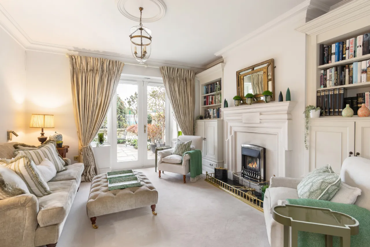 Photo of 6 Ailesbury Wood, Ailesbury Road, Ballsbridge, Dublin 4, D04 V2Y6