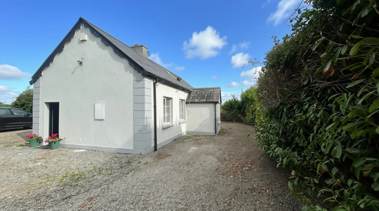 Photo of Wood Of O Cottage, Ballinaclogh,, Golden,, Co. Tipperary, E25KH59