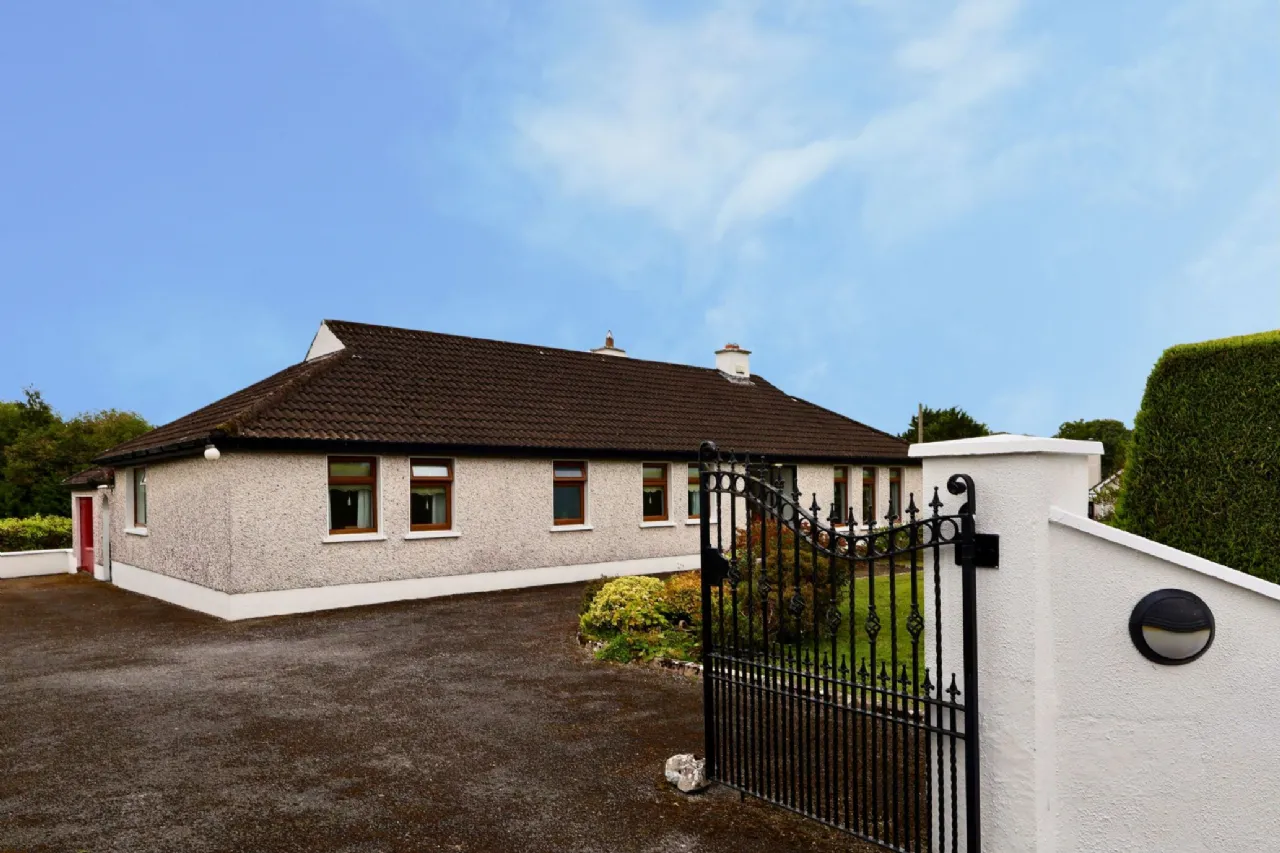 Photo of Dooneen, Meehan Quarter, Coosan, Athlone, Co. Westmeath, N37H5V0