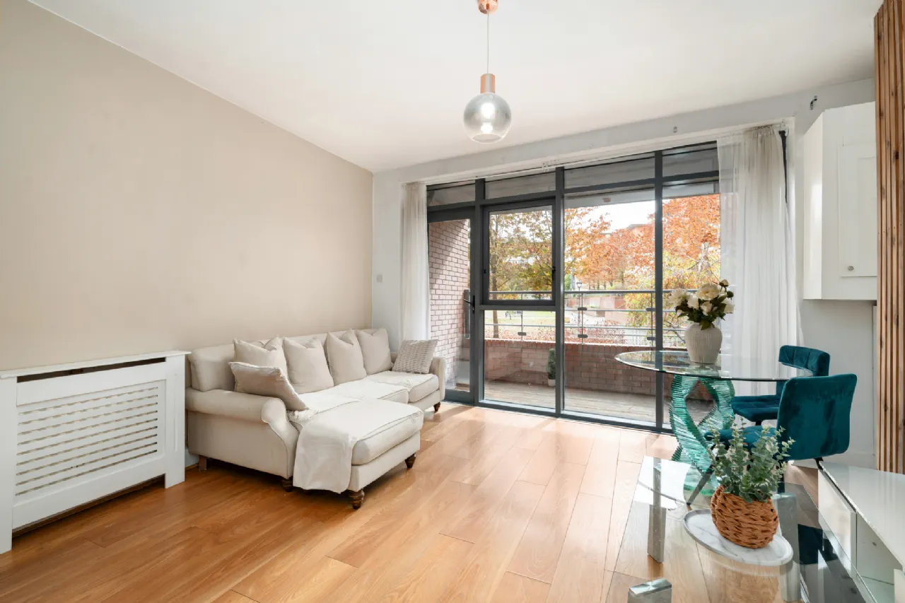 Photo of 33 The Oval, Tullyvale, Cabinteely, Dublin 18, D18 WC04