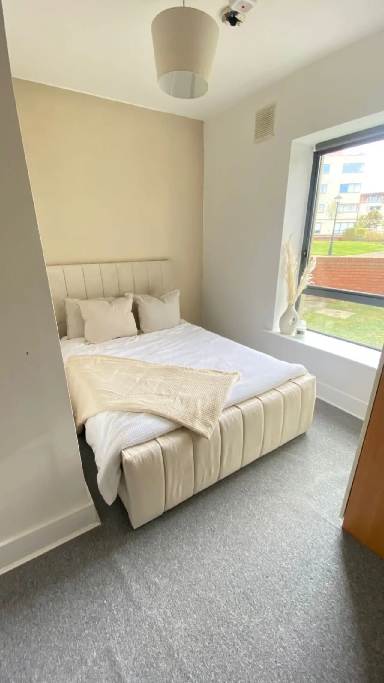 Photo of 33 The Oval, Tullyvale, Cabinteely, Dublin 18, D18 WC04