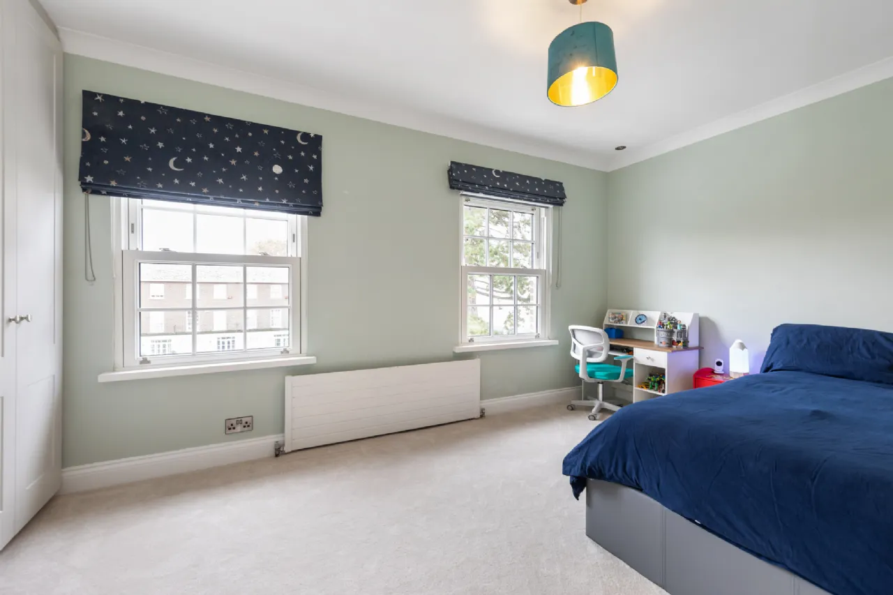 Photo of 12 Eglinton Square, Dublin 4, D04 A7K3