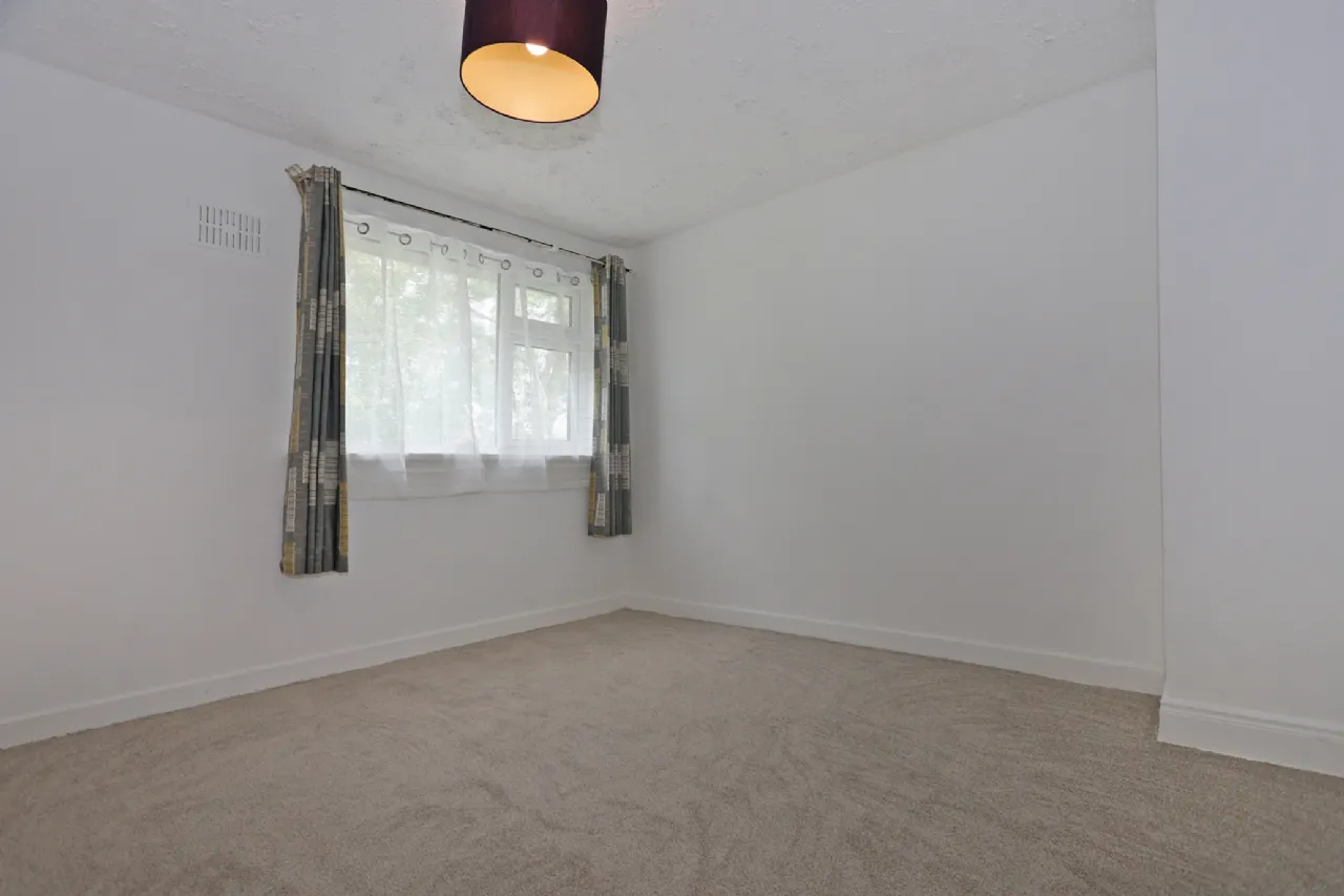 Photo of 1 Cronan Park, Shannon, Clare, V14 DW92